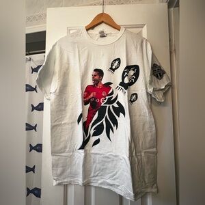 NWOT - TFC “Atomic Ant” White Graphic Men's T-Shirt Size L